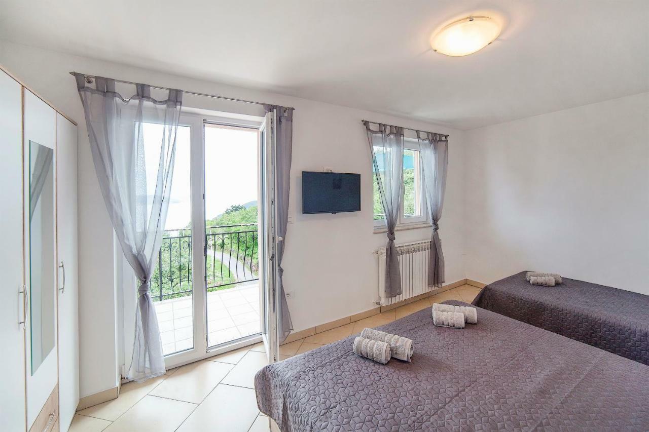 Apartmani Sandra Rovini 莫什奇尼策 外观 照片